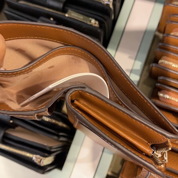 Kate Spade leila medium compartment bifold wallet - Picture 8 of 8